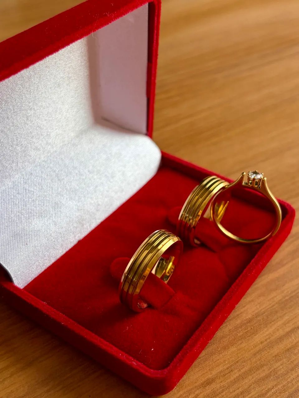 Aliança de compromisso banhada a ouro 18k. Par R$80. - Foto 2