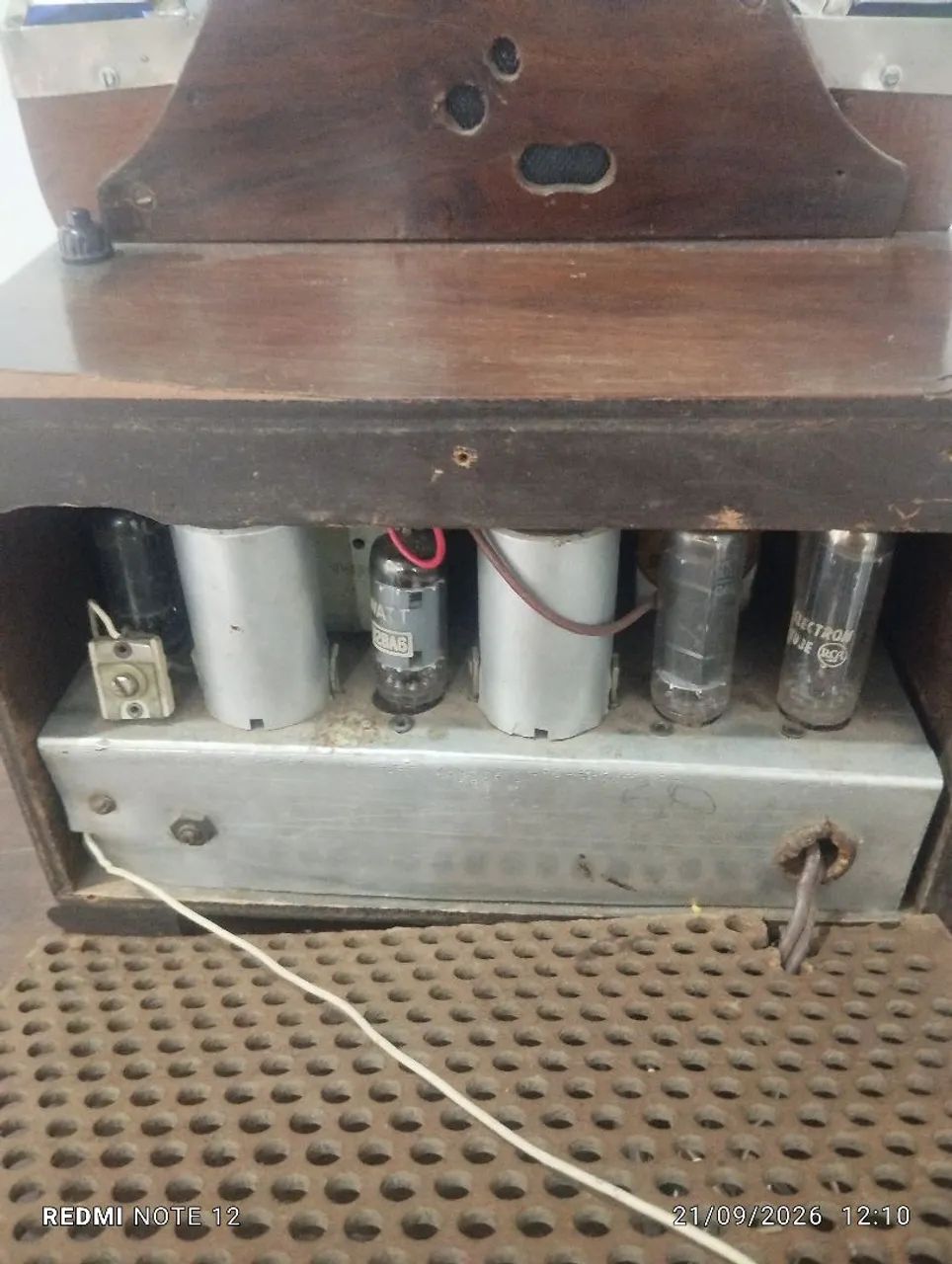 Rádio antigo valvulado com relógio - Foto 4