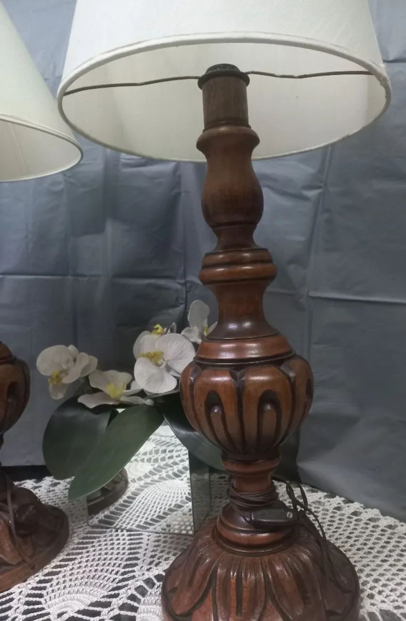 Pedestal de abaijur em madeira  - Foto 5