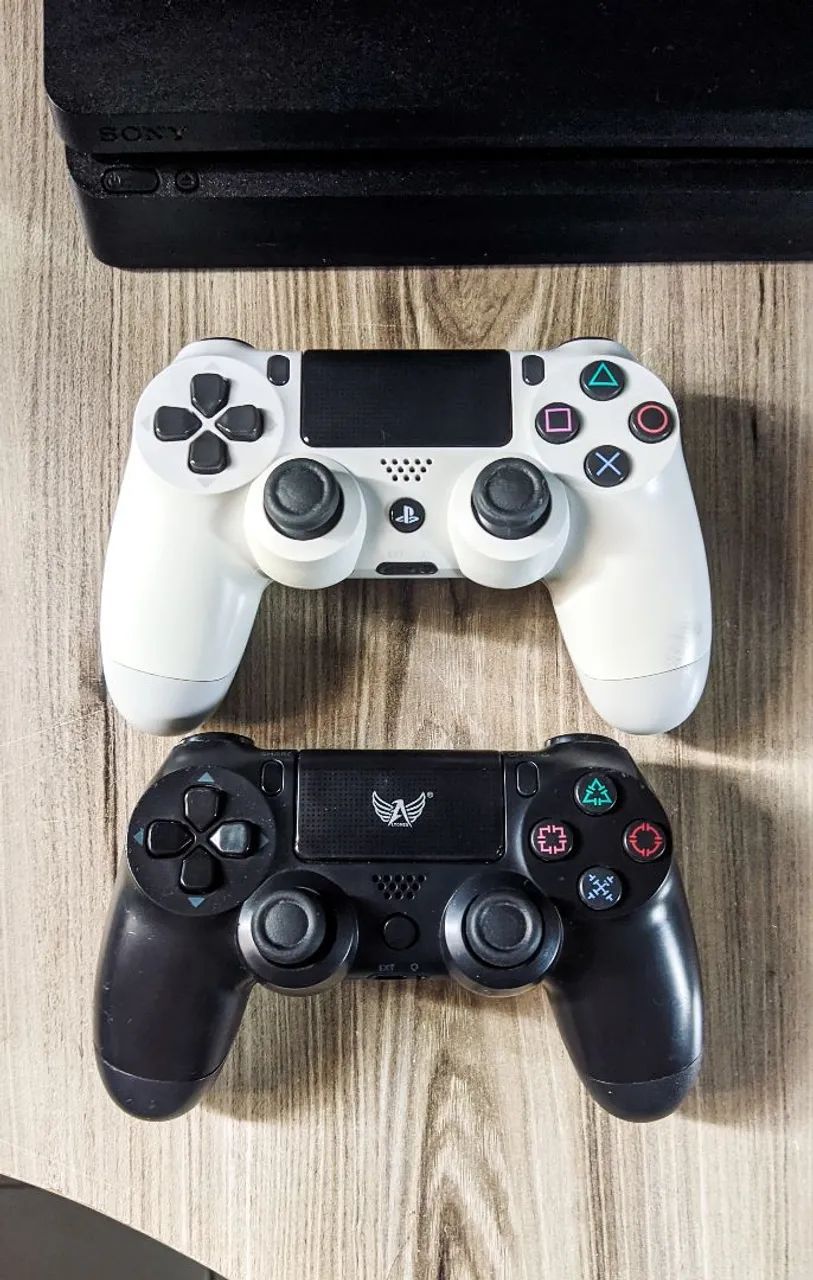 Videogame Playstation 4 Slim 1TB 2 controles e jogos - Foto 3