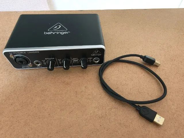 Interface de áudio Behringer UMC22 + cabo USB ? Novíssima