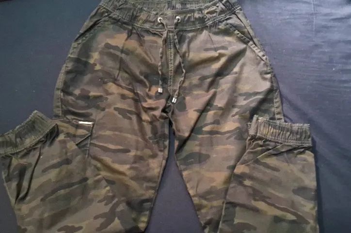 Calça camuflada feminina nova  - Foto 2