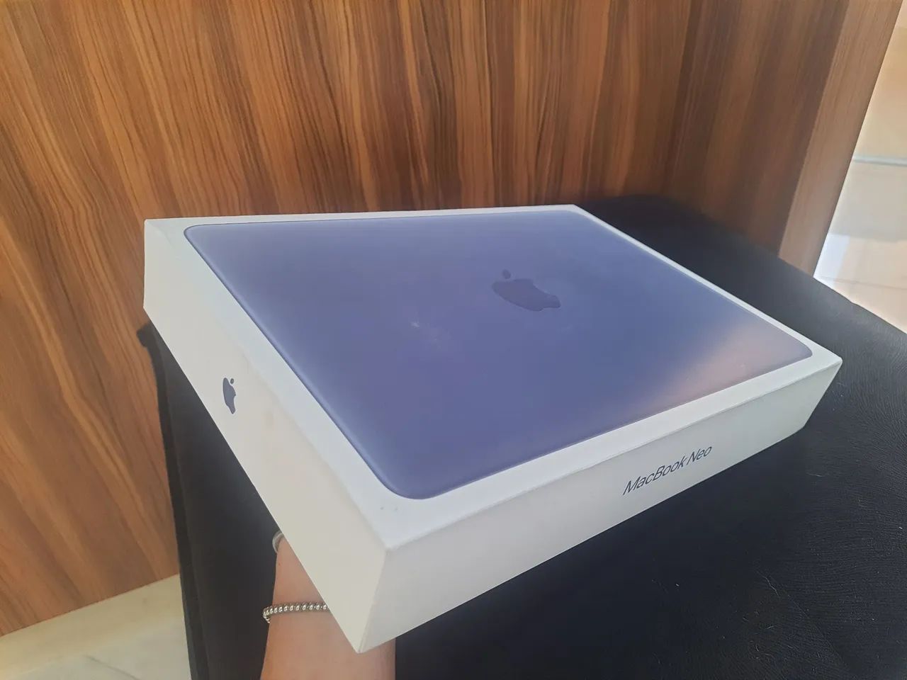 Macbook NEO 13' 8GB 512GB lacrado - Foto 2