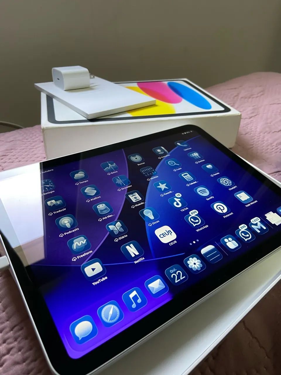 iPad (10th Generation) + Wi-Fi Seminovo