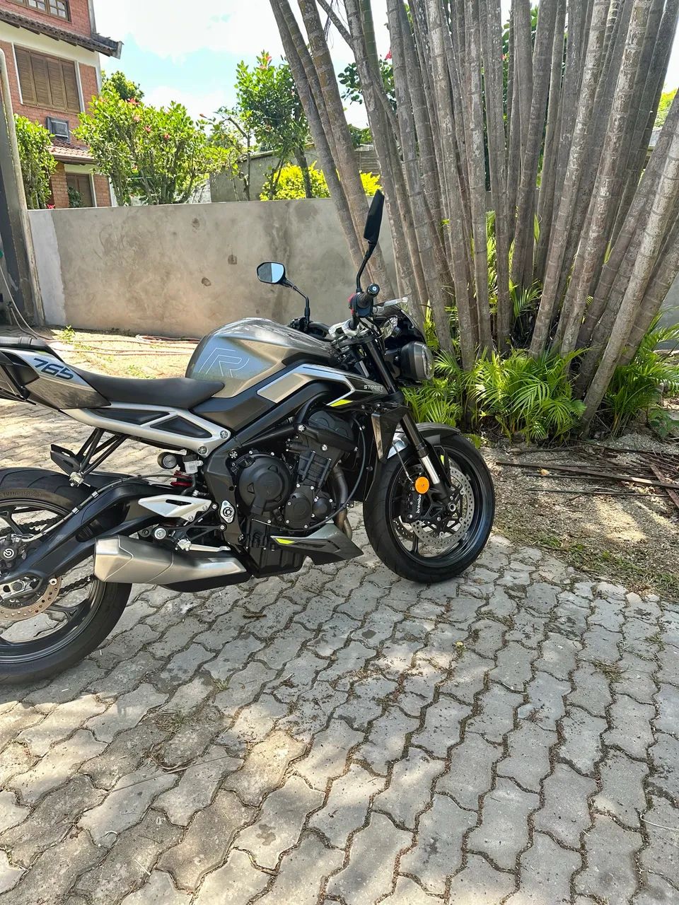 Triumph Street Triple 765 R 2024 - 3.400km - Único Dono - Quickshifter - IPVA 2026 Pago - Foto 9
