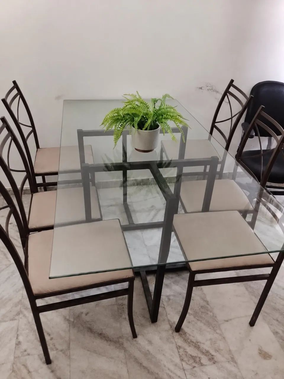 Mesa de jantar com 6 cadeiras