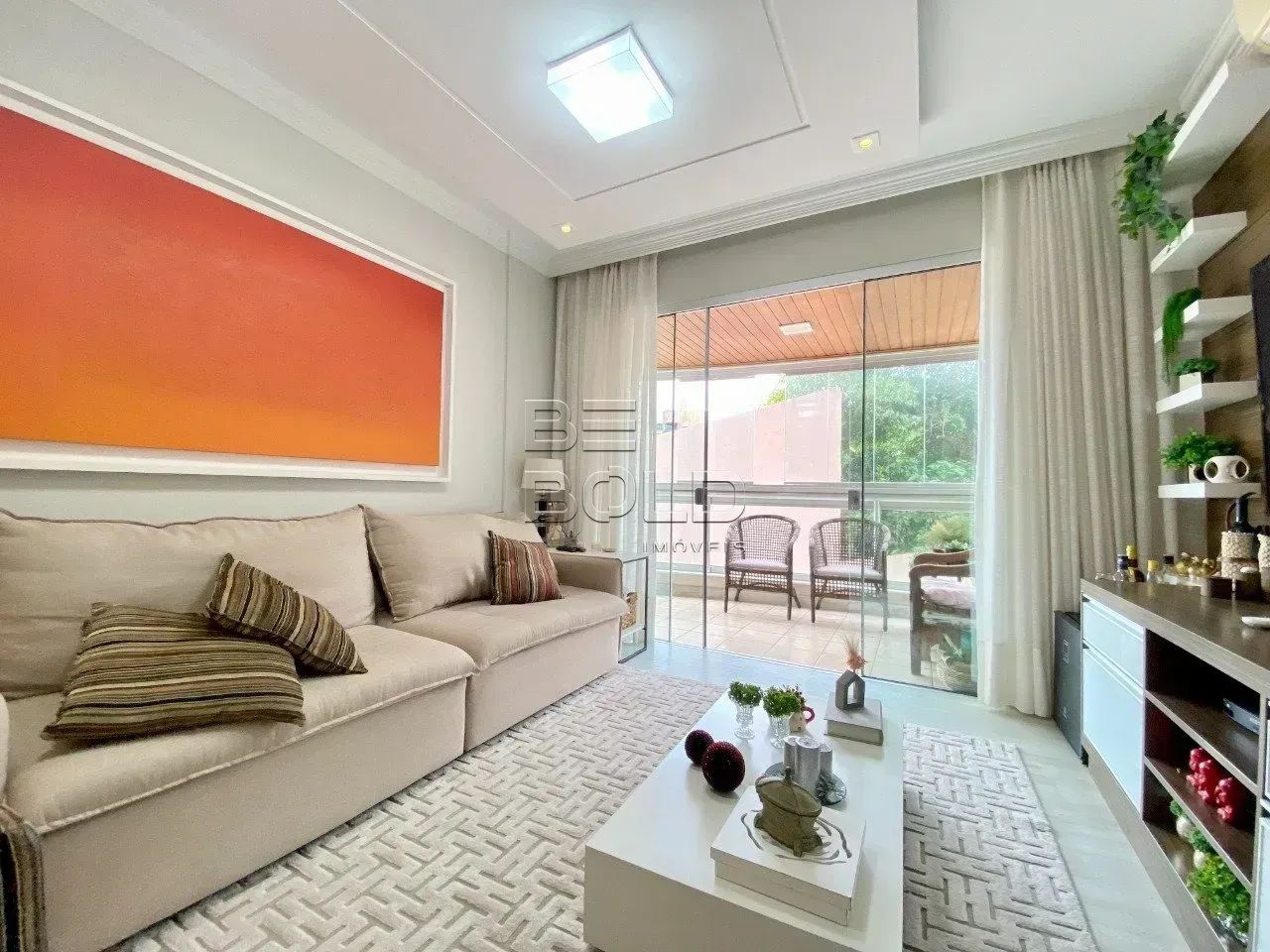 Apartamento amplo com 3 dormitórios em Coqueiros - Foto 4