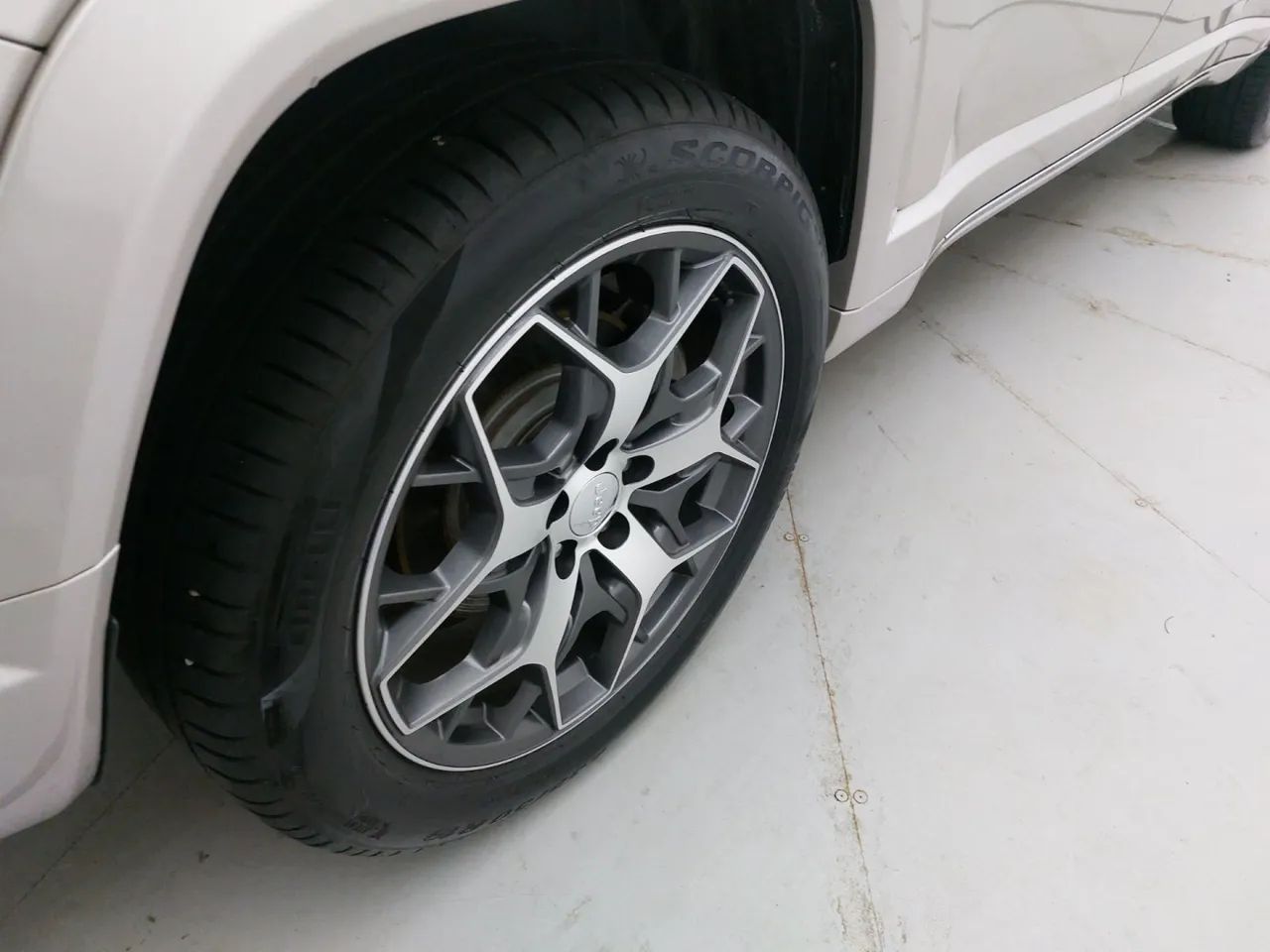 Jeep Commander Overland T270 1.3 TB Flex Aut., foto 14 de 18