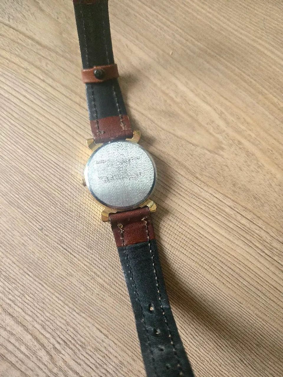 Relógio Sutton (movimento Quartz, com caixa dourada e pulseira de couro marrom) - Foto 5