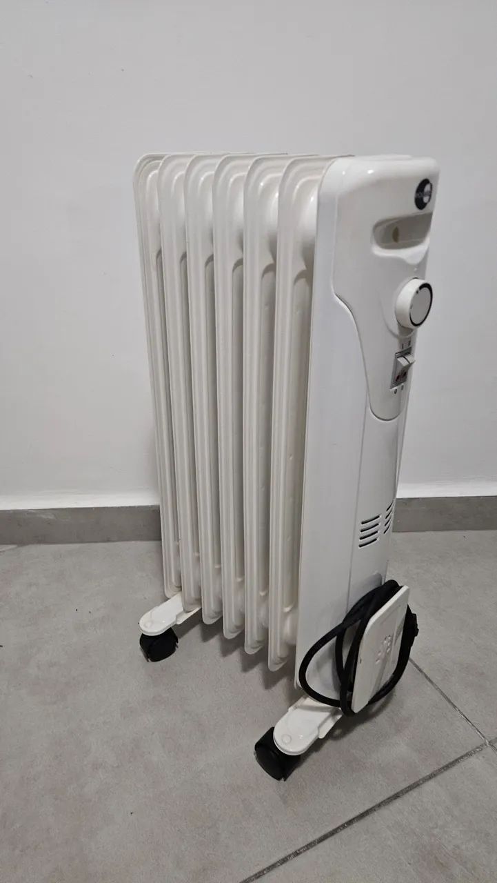 Aquecedor elétrico a óleo. 