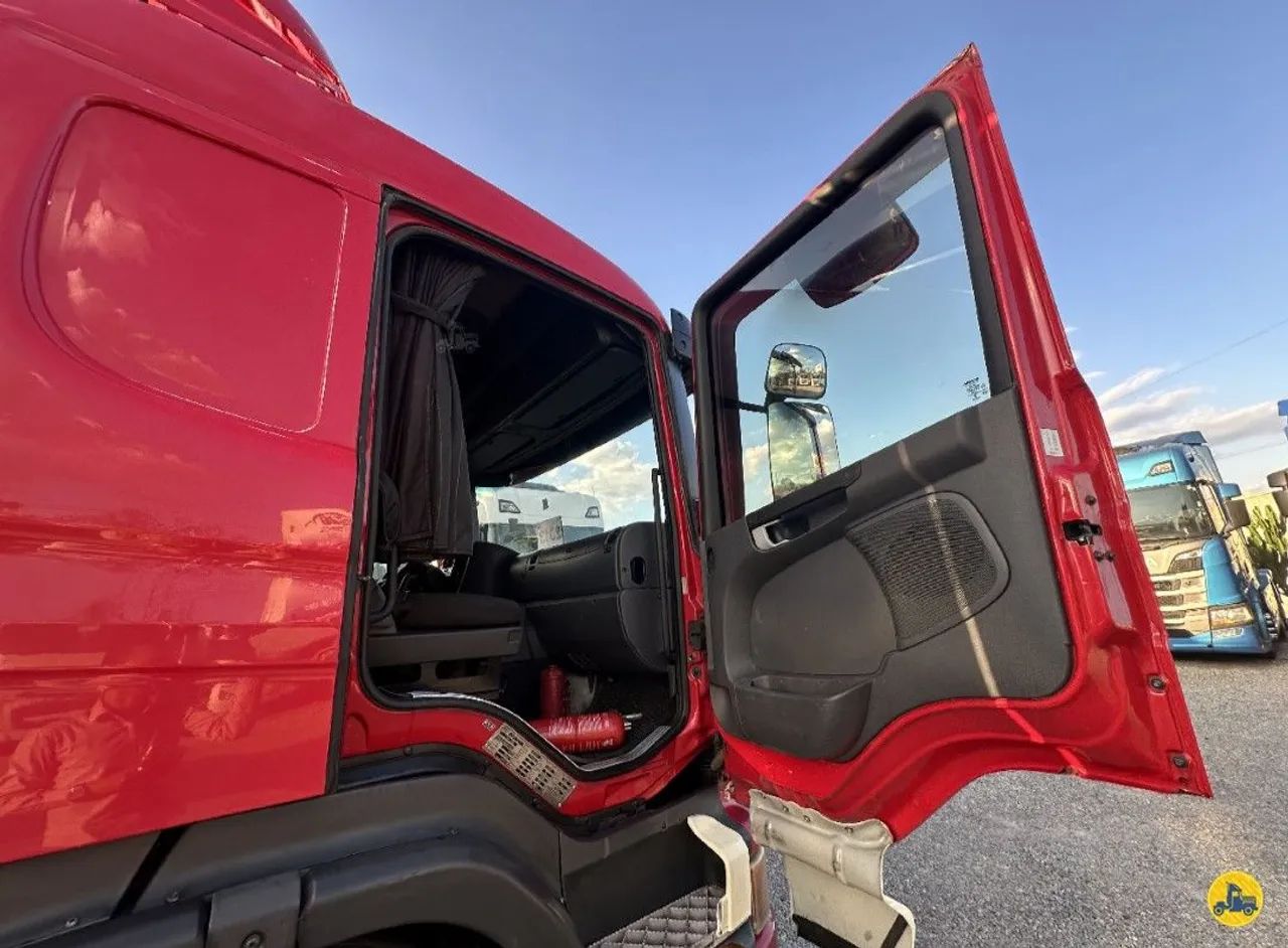 SCANIA P-360 4X2 2013/2013<br>MANUAL<br>SUSPENSÃO A AR - Foto 9