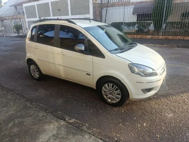 Fiat Idea Idea ESSENCE SUBLIME Dual.1.6 Flex16V 5p 2015