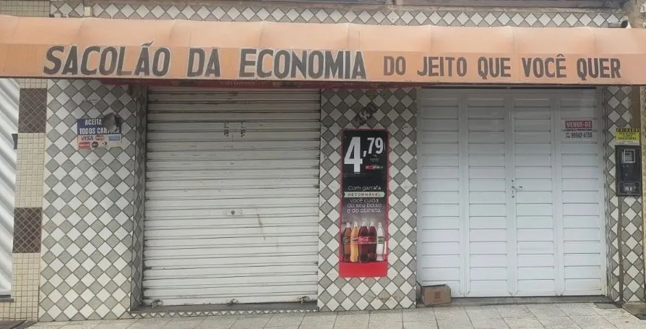 Casa comercial com 25 metros de comprimento e 6 de largura
