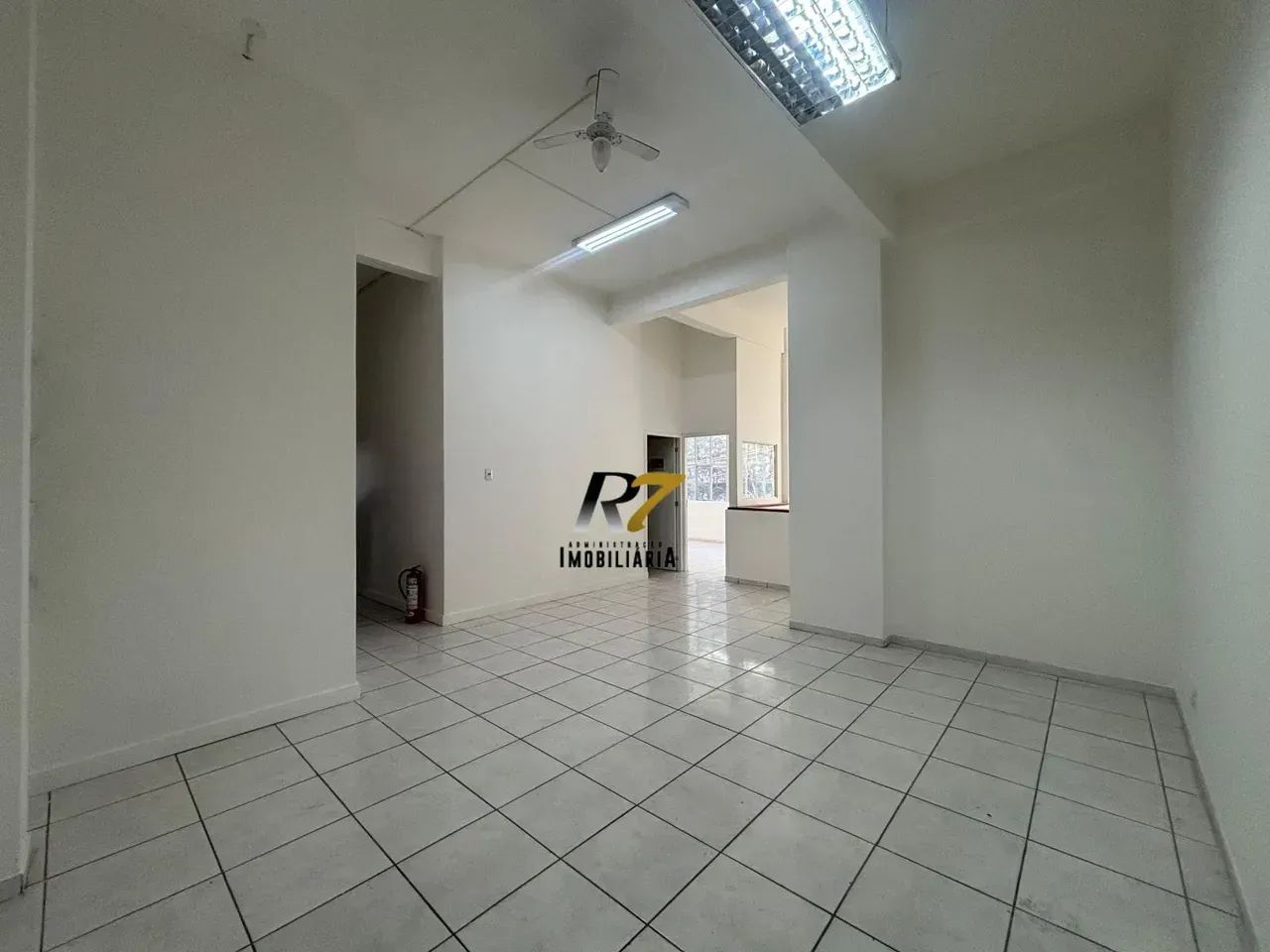 LOJA AMPLA COM EXCELENTE LOCALIZAÇÃO NO BURITIS - Foto 5