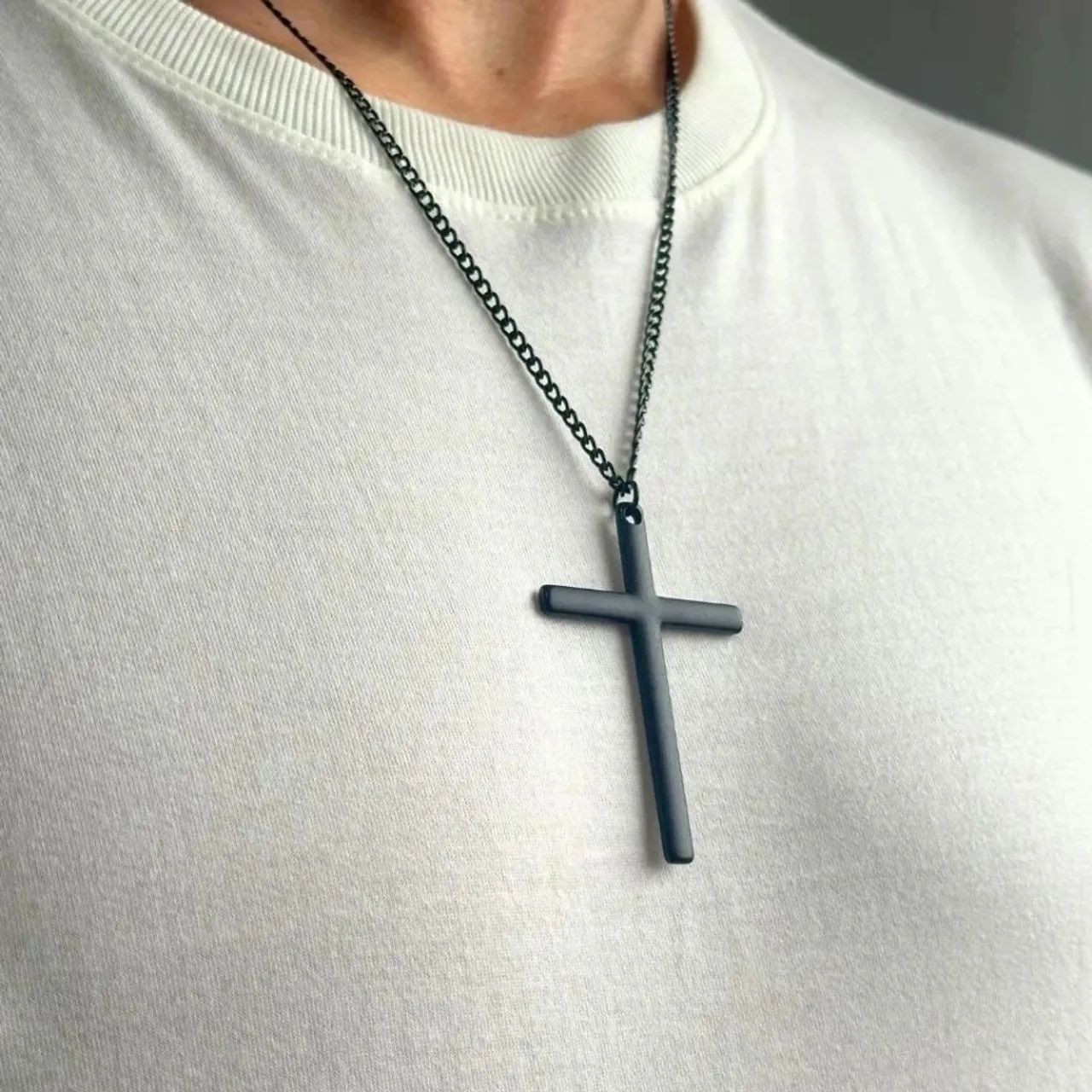 Colar Corrente Cruz Alongada Preto - Unisex - Foto 3