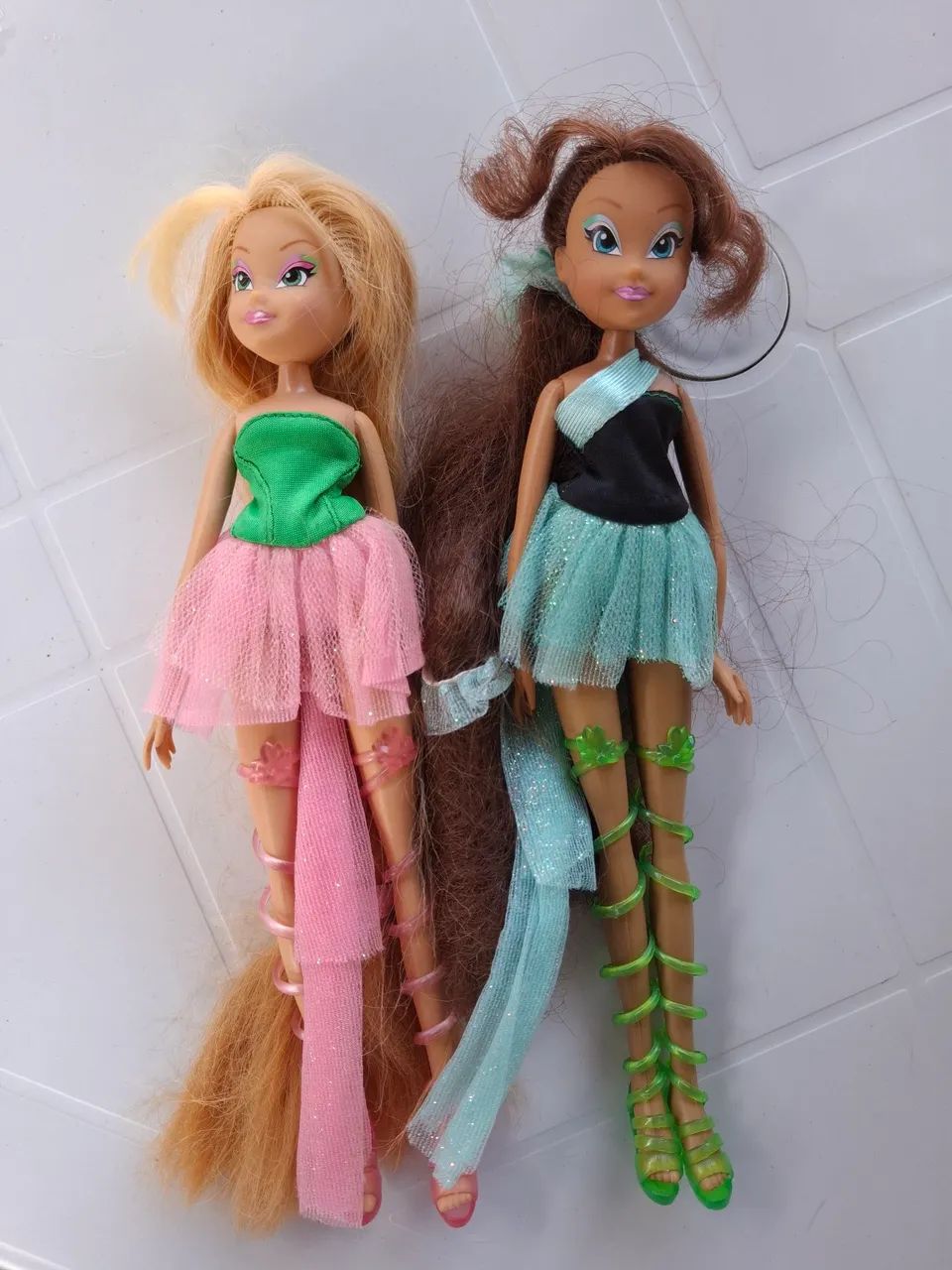 Bonecas Winx Layla e Flora