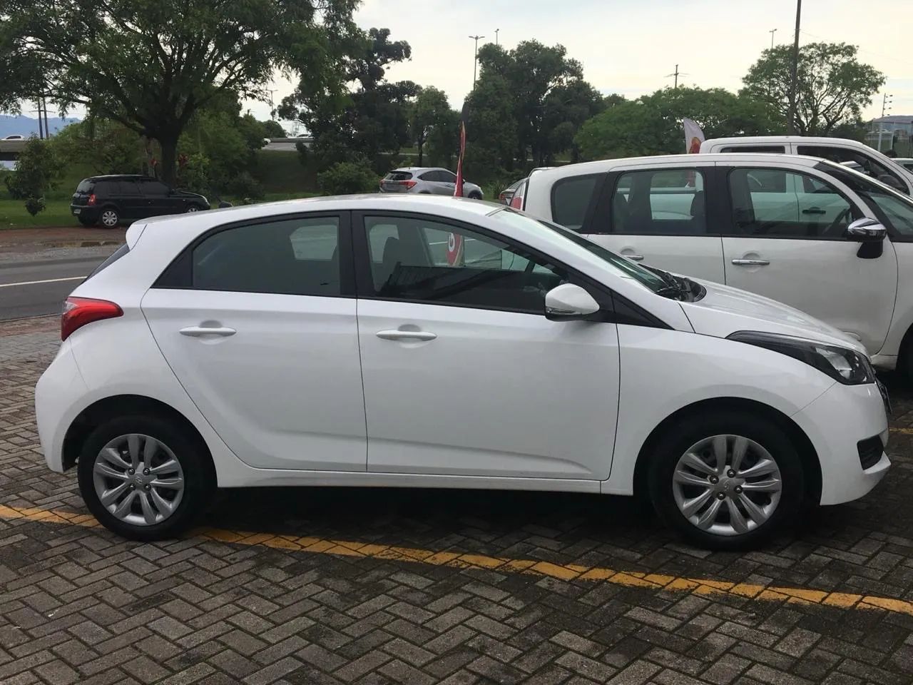 Hyundai HB20 Comf./c.plus/c.style 1.0 Flex 12V 2016 - Foto 2