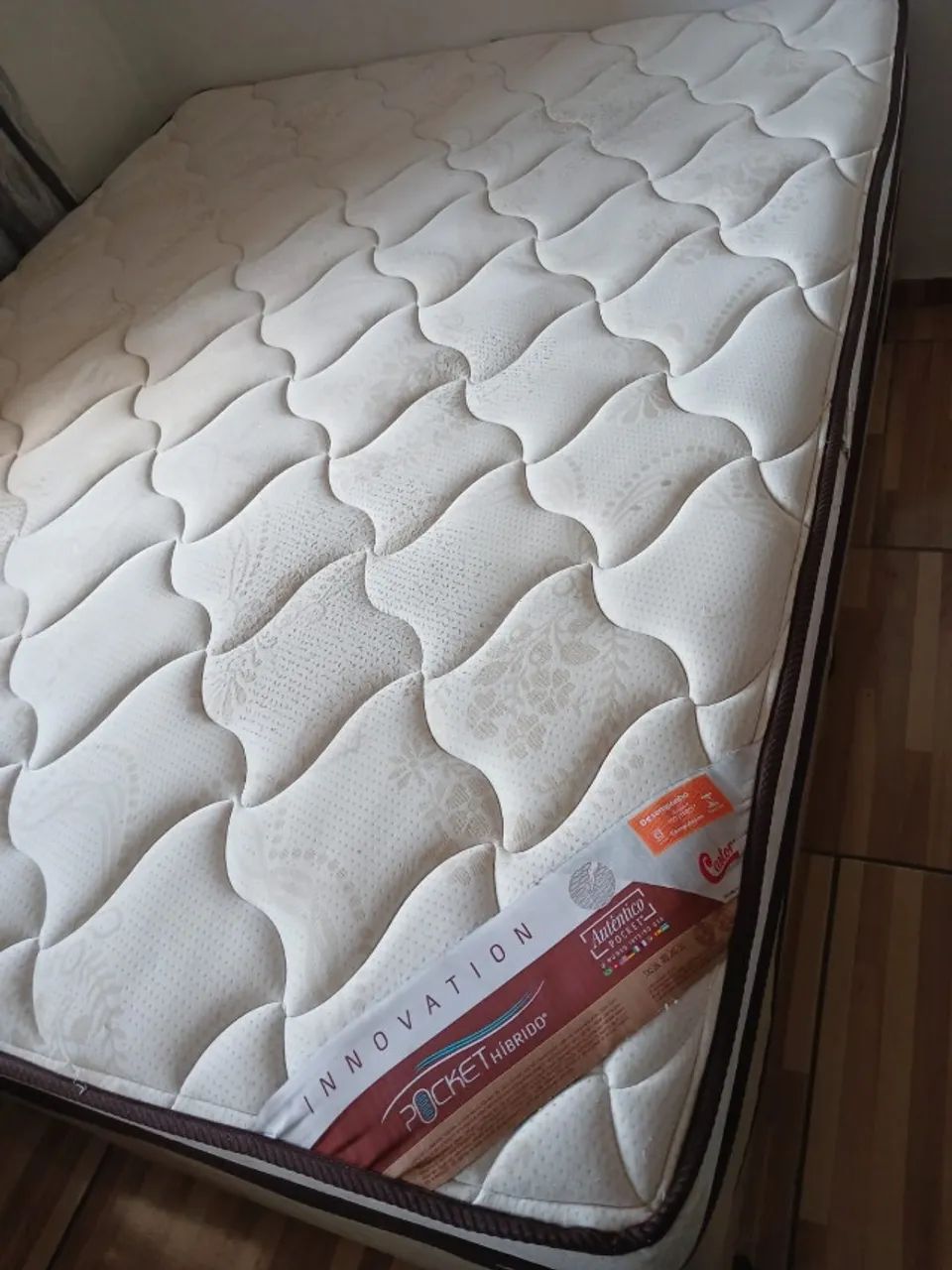 Cama queen size castor 