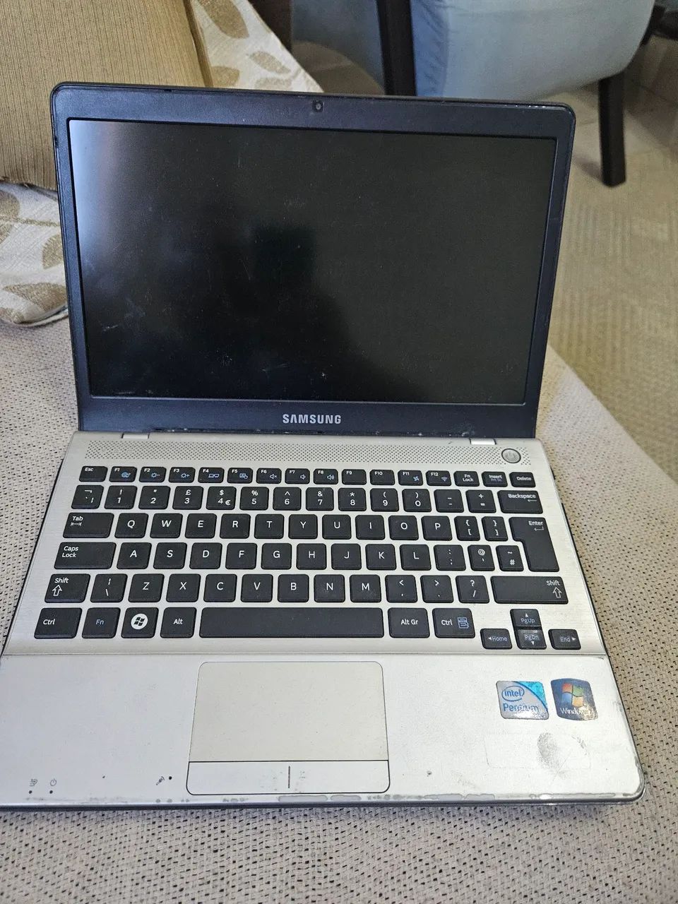 Vendo netbook  sansung NP300U defeito - Foto 2