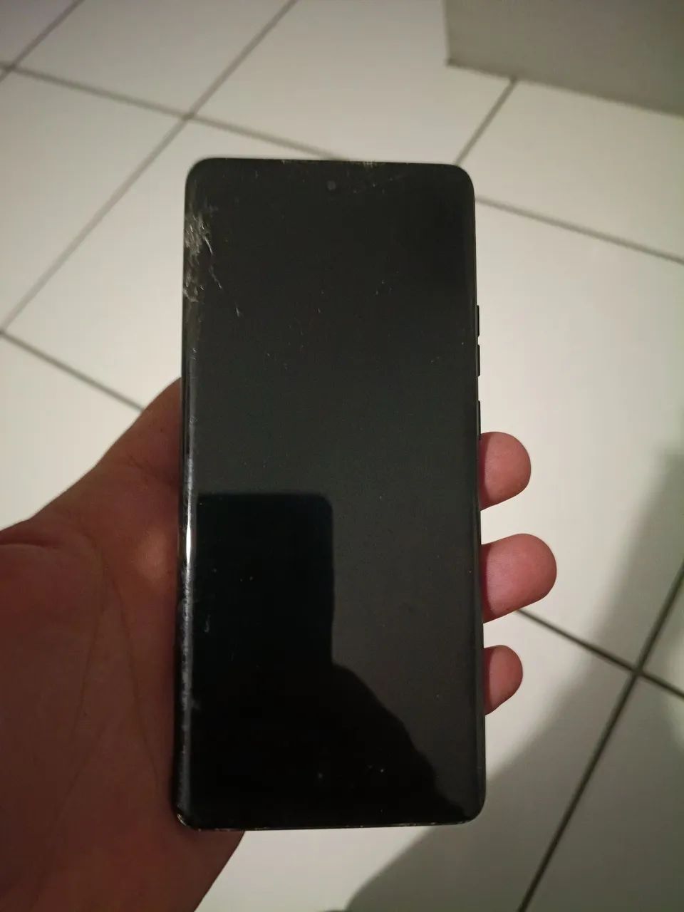 Moto Edge 40 frontal quebrada. - Foto 2