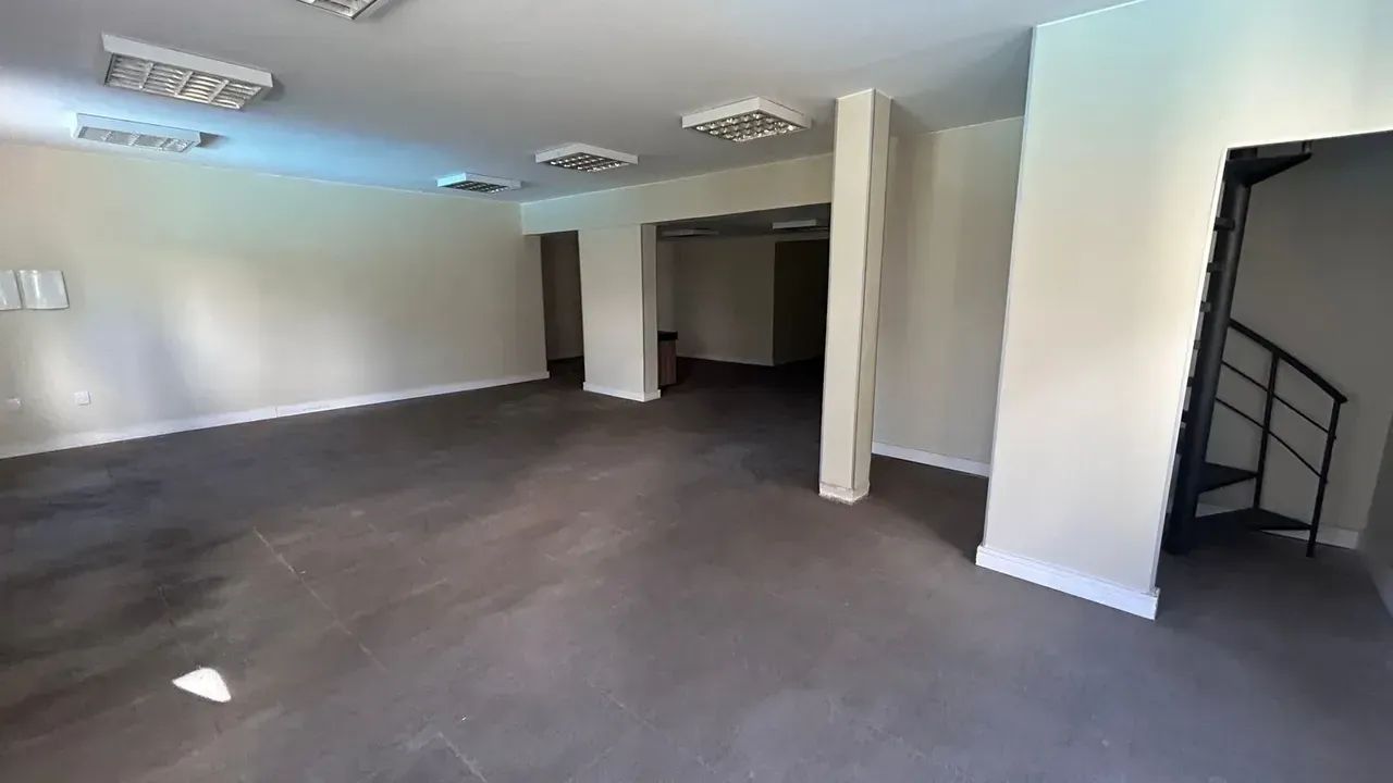 PRÉDIO - Com 389,00m2 de construção e 750,00m2 de terre c/ 15 quartos no Setor Bueno - Goi - Foto 3