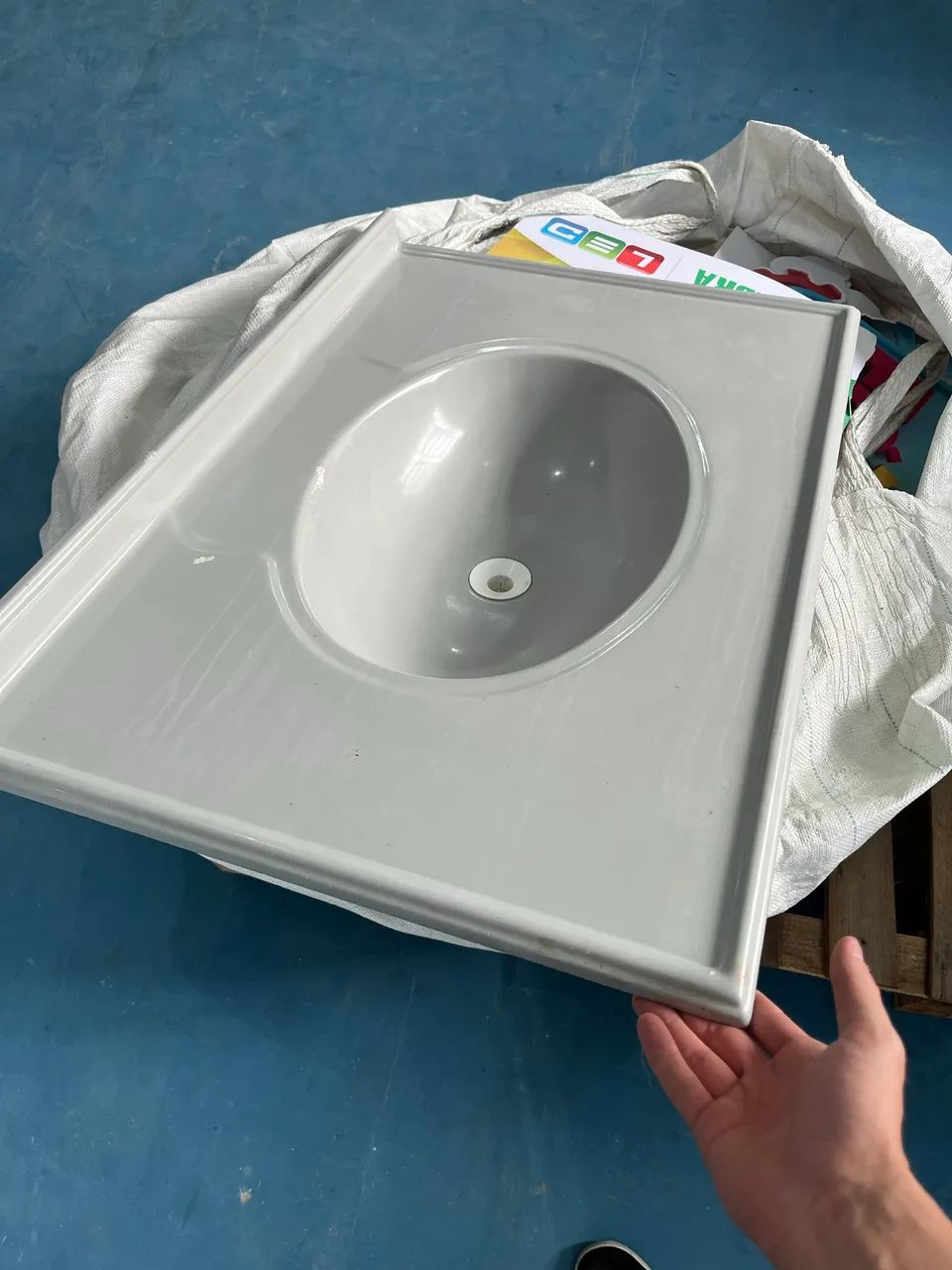 Ceramic sink428514385540556801
