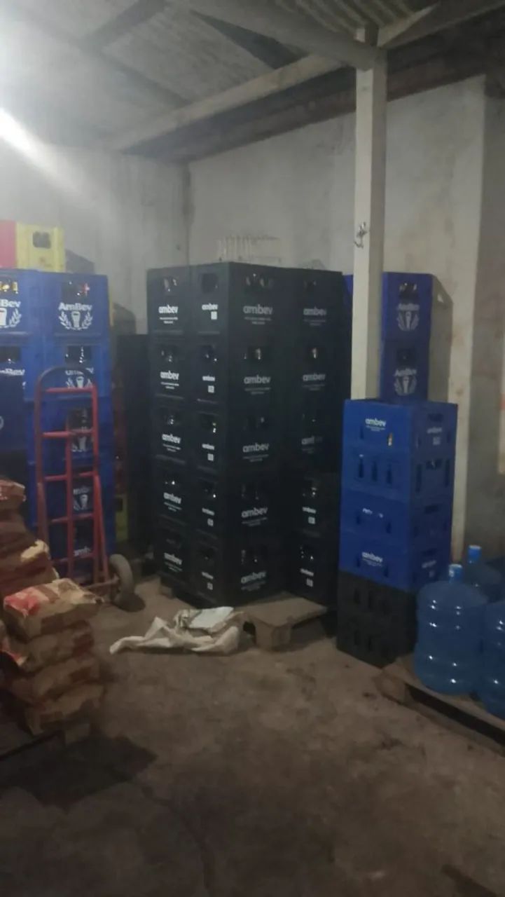 Vendo 100 cx padrão ambev