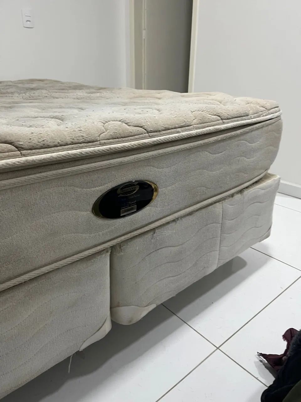 Cama box queen Simmons