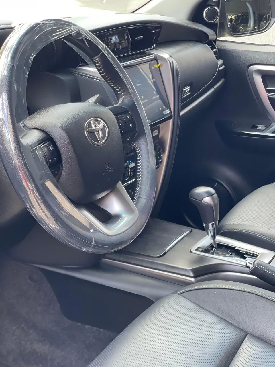 Toyota Hilux SW4 SRX Plat. 4X4 2.8 TB Die. Aut. 2024 - Foto 11