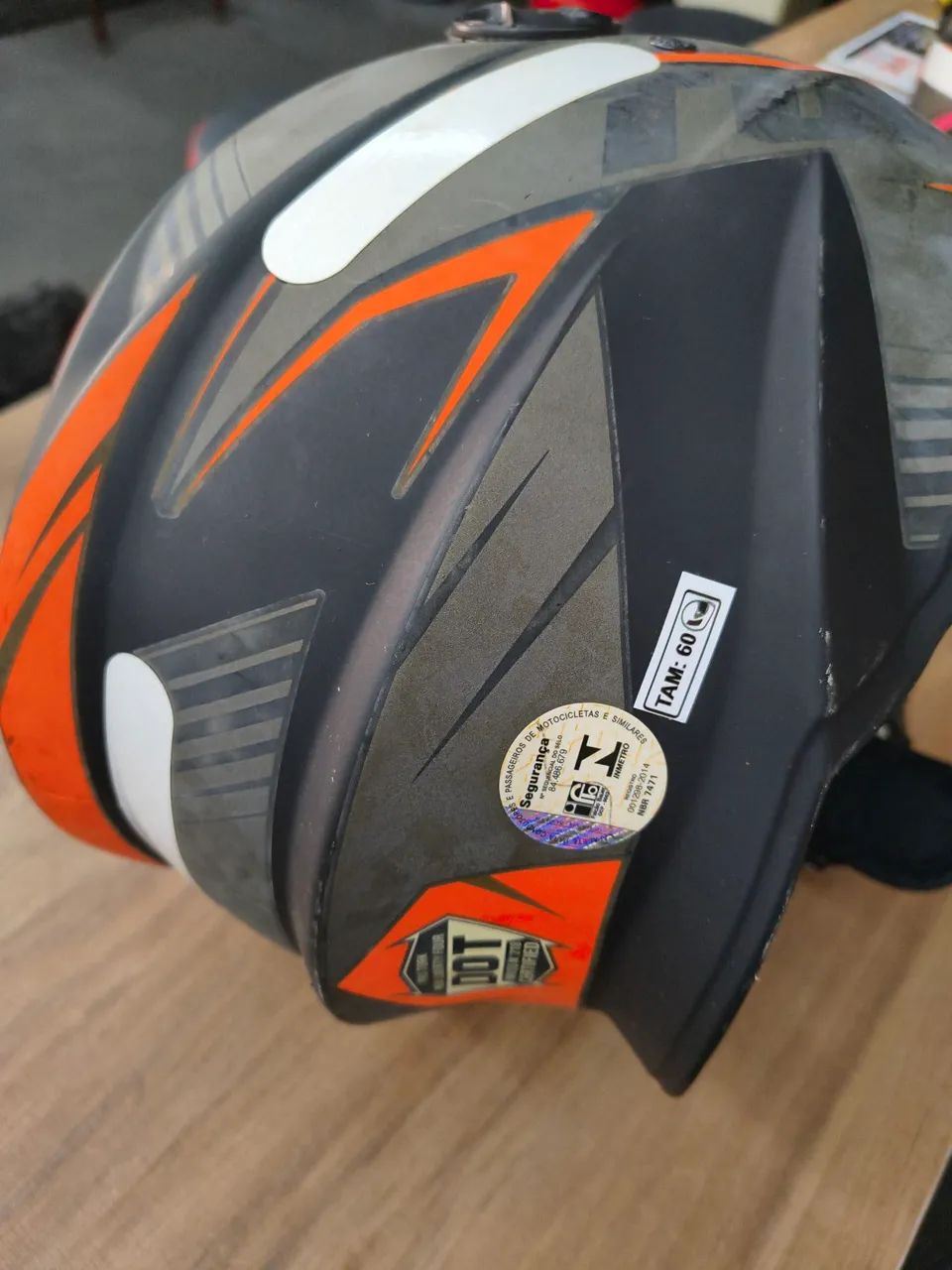 Capacete R8 NOVO (sem uso) - Foto 4