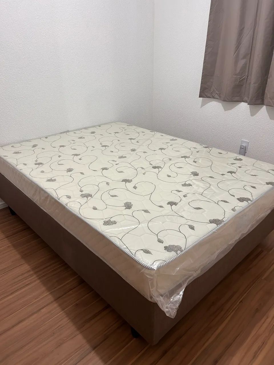 Cama de Casal Box65579527702915120