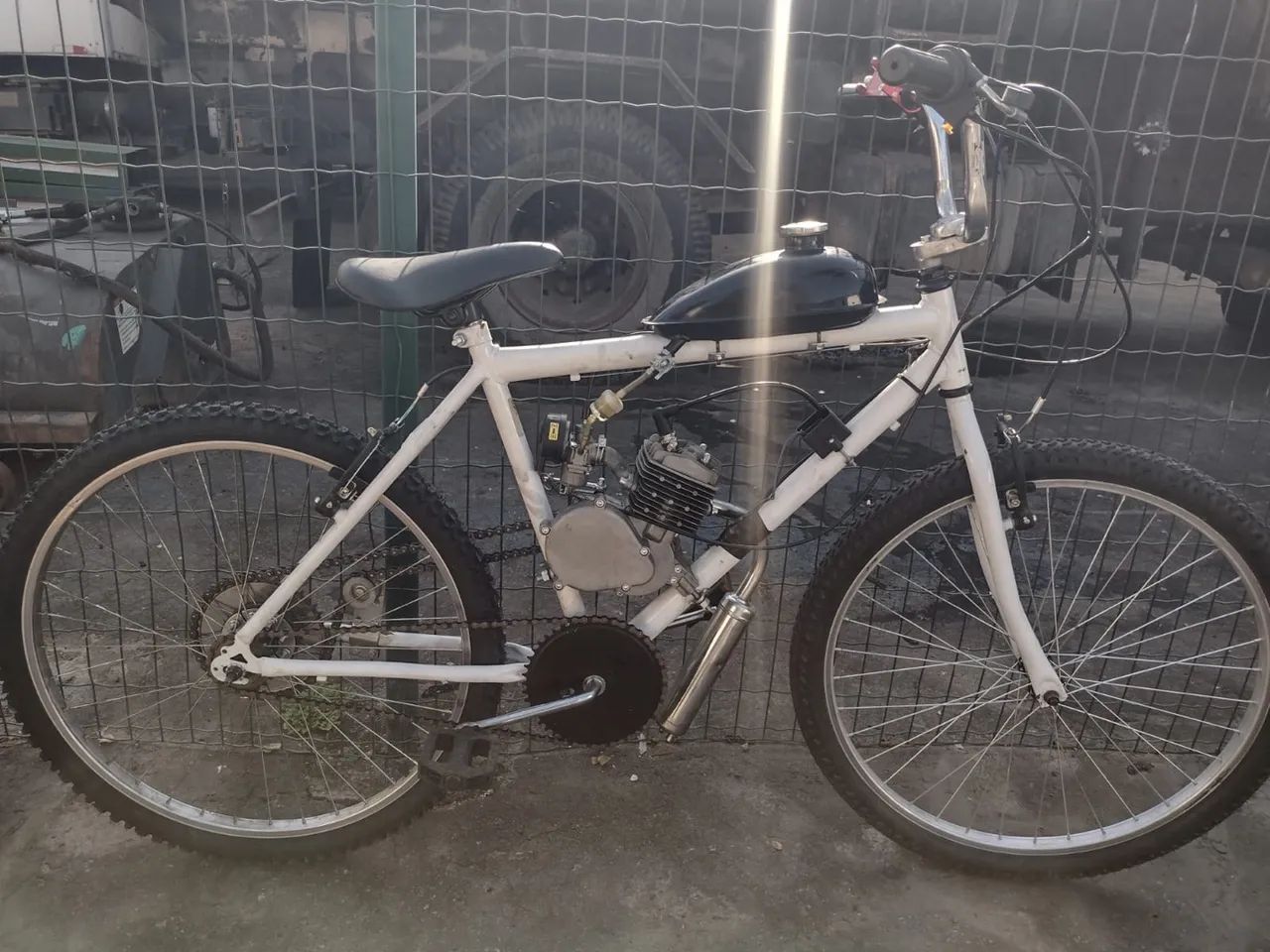 Vendo motorizada - Foto 2