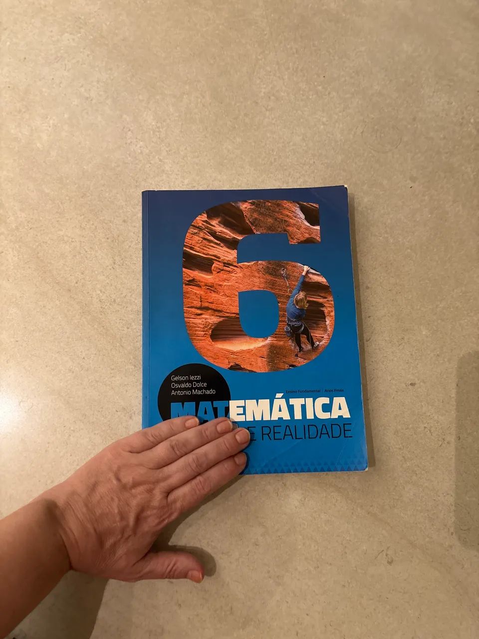 Vendo livro Matemática e Realidade 6
