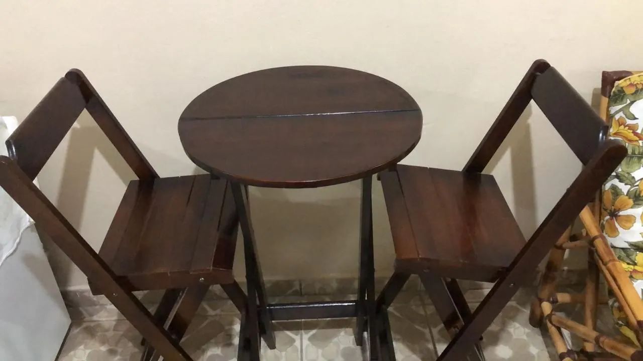 Conjunto de mesa bistrô, 1 mesa duas cadeiras.  - Foto 2