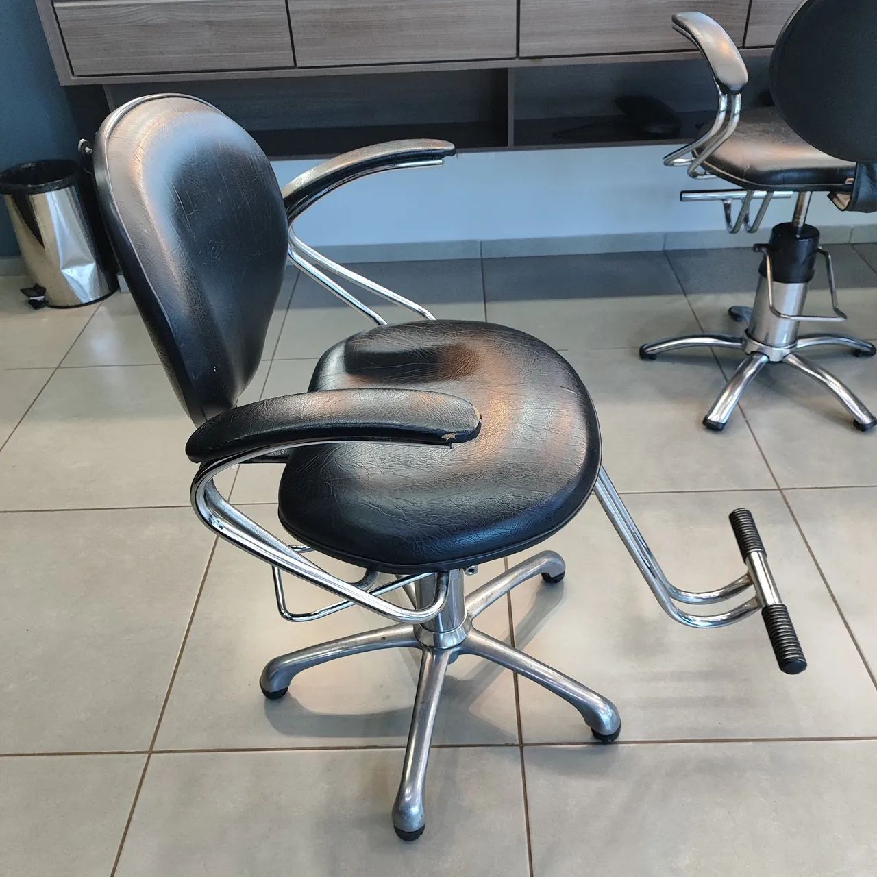 Vendo Cadeira para Cabeleireira  - Foto 3