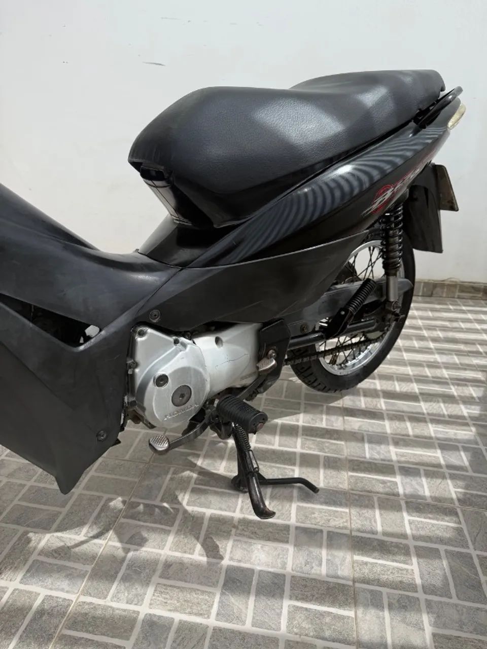 Honda Biz 125 2010 - Foto 4