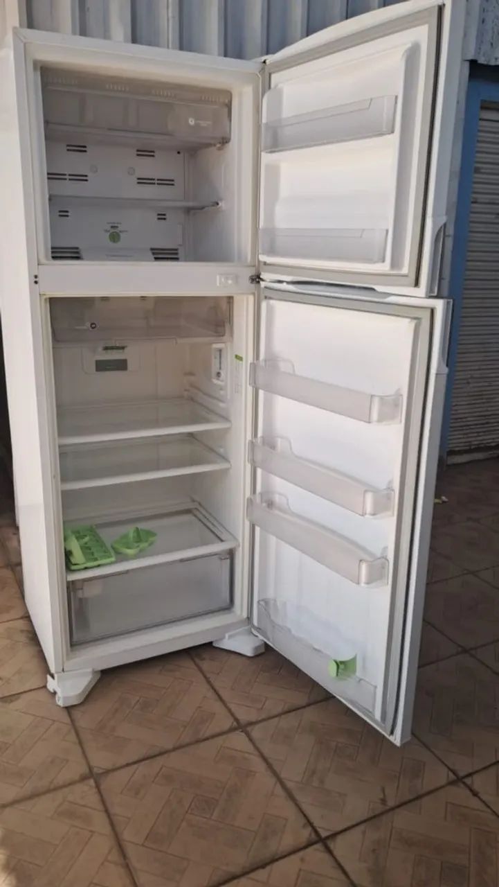 Geladeira Consul 127 V - Foto 2