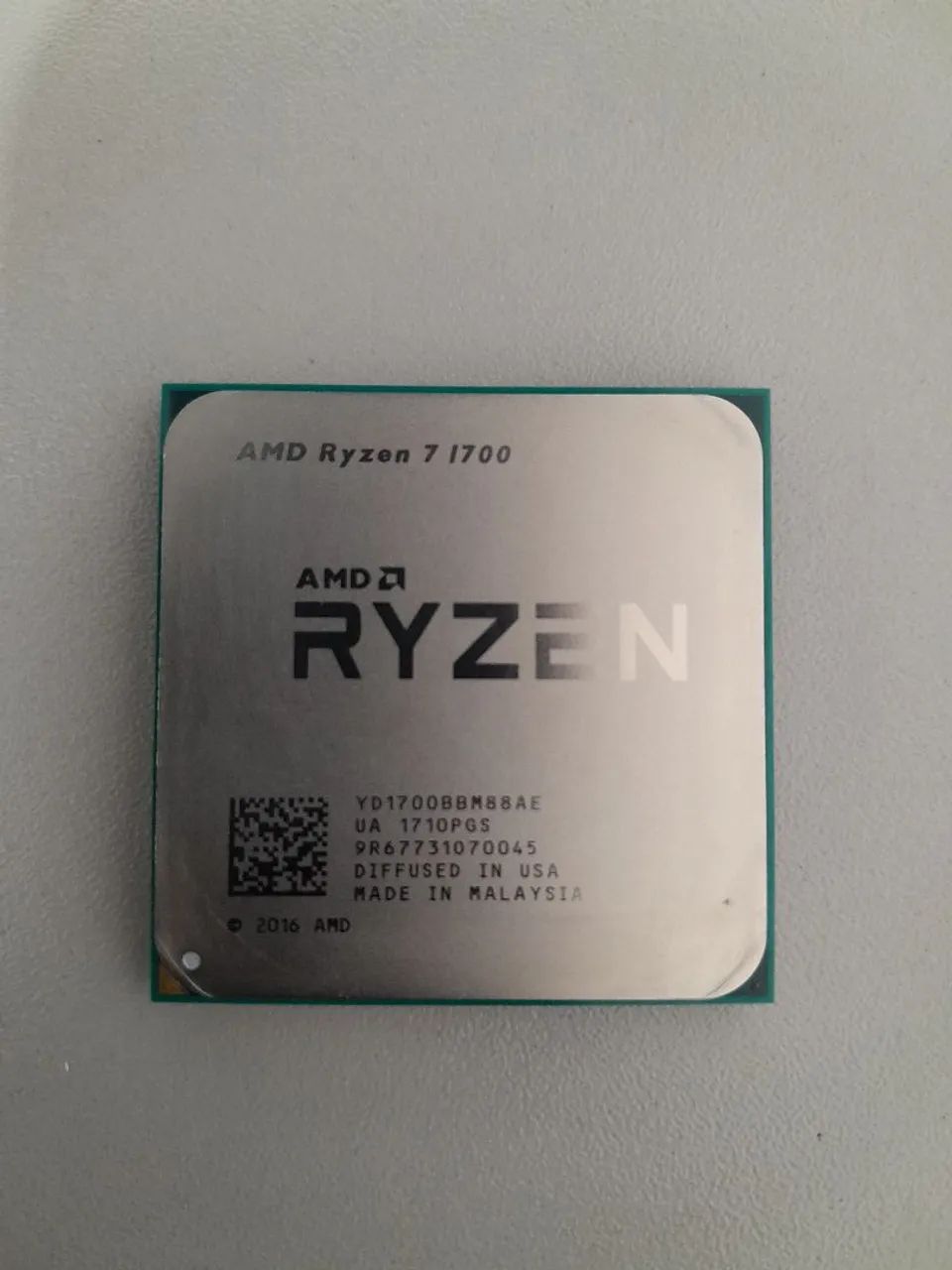 AMD Ryzen 7 1700 8 núcleos / 16 threads