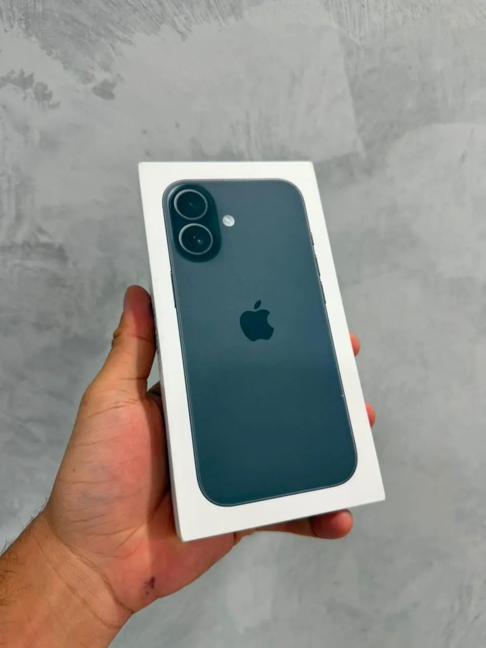 iPhone 17