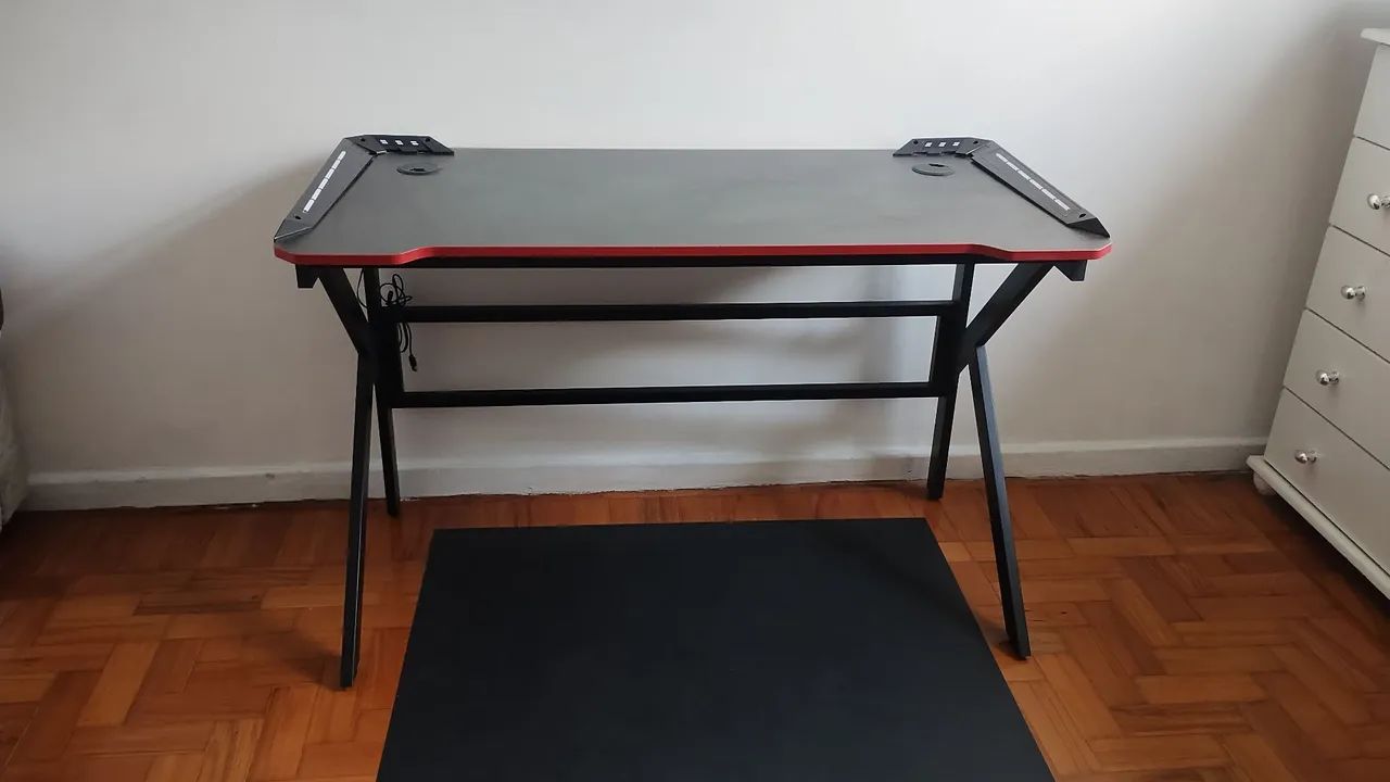 Mesa gamer com led