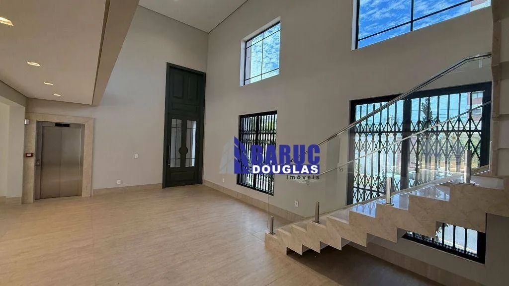Aluga-se imóvel para área médica novo com 8 vagas, com 455m2 de terreno e 320 m² de área c - Foto 2