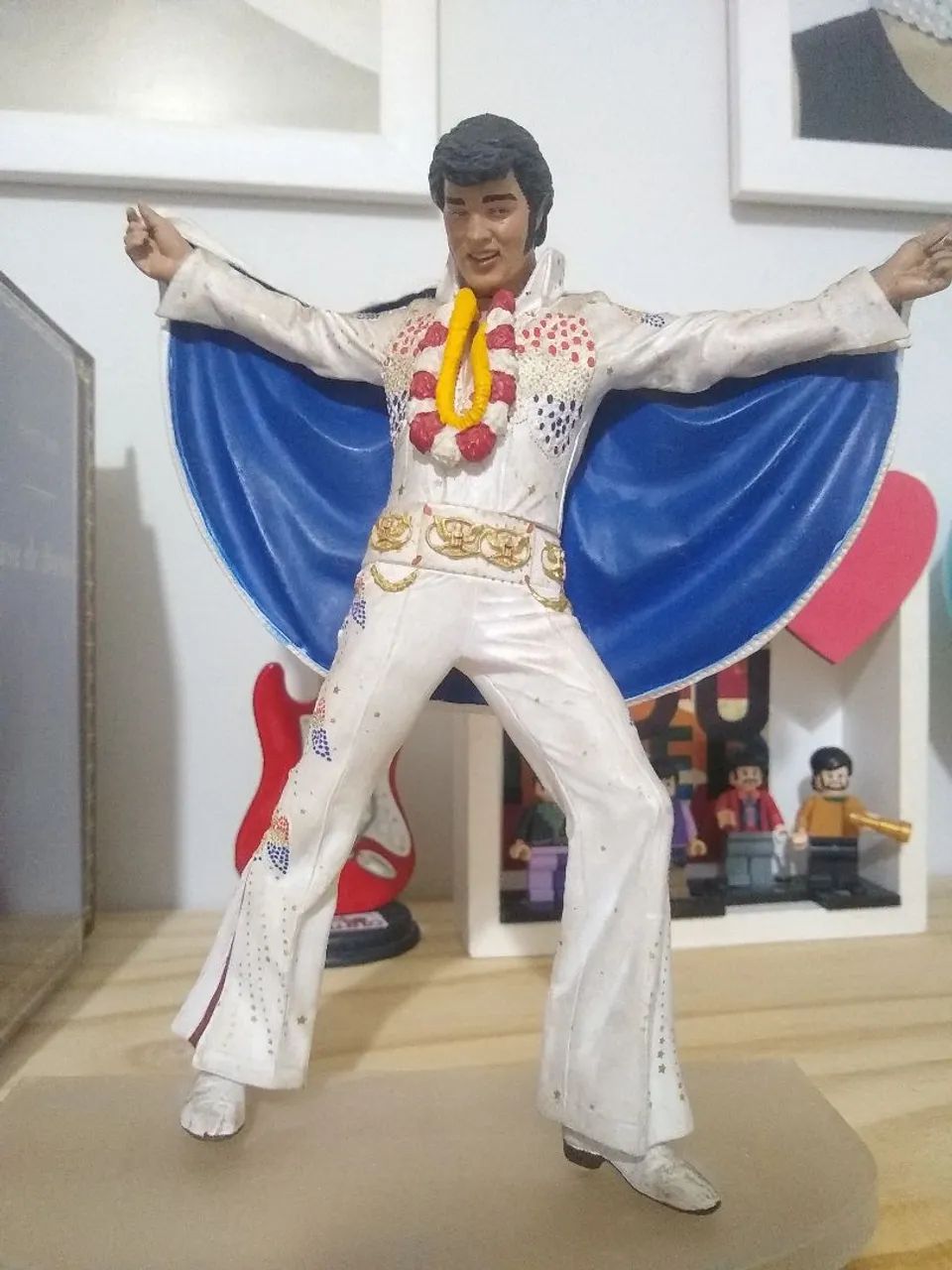Boneco Elvis Presley McFarlane com caixa, tudo original - Foto 3