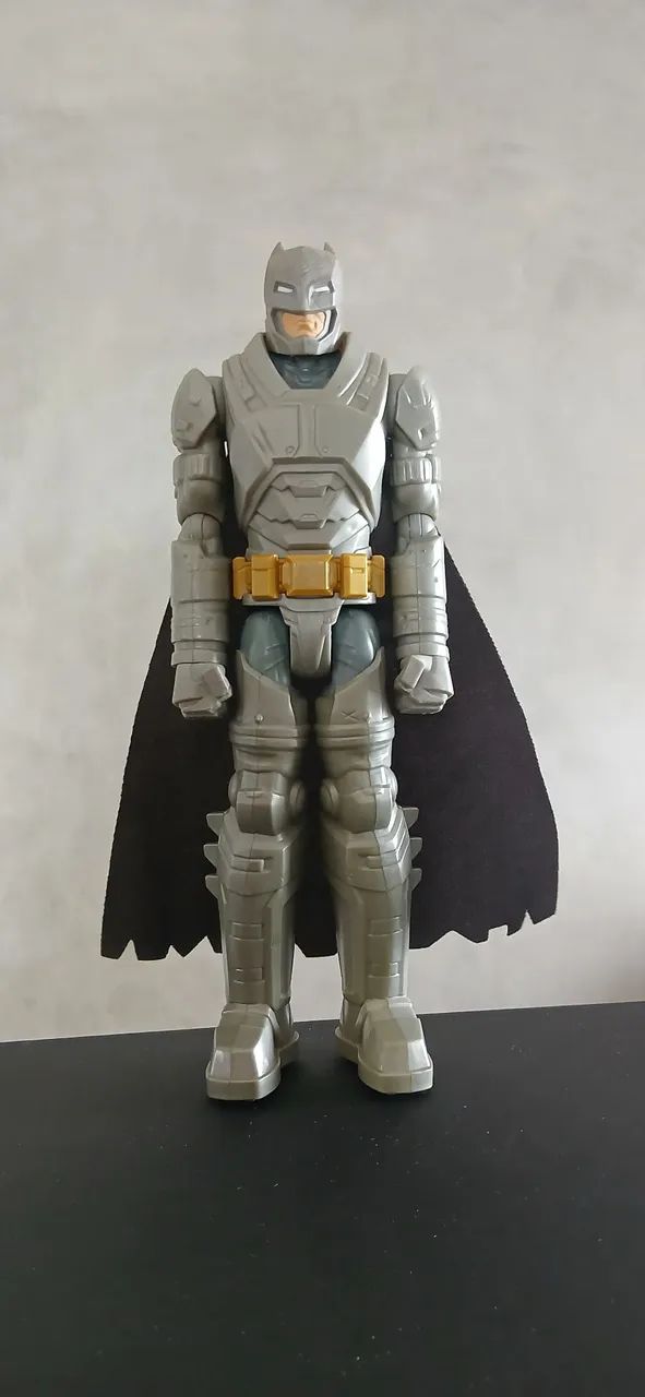 Boneco Batman Armored 30cm - Foto 3