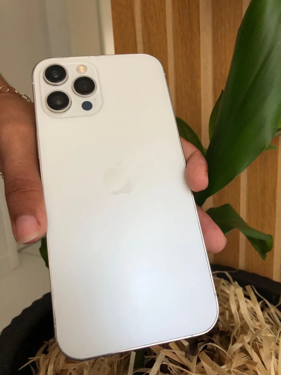 Vendo iPhone 12 Pro Max ou troco por outro com volta para mim
