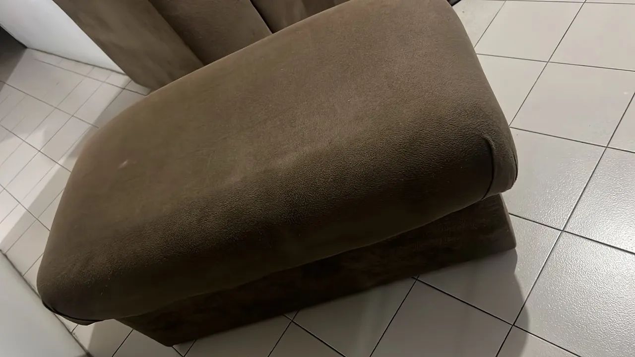 PUFF / RECAMIER MARROM À VENDA!