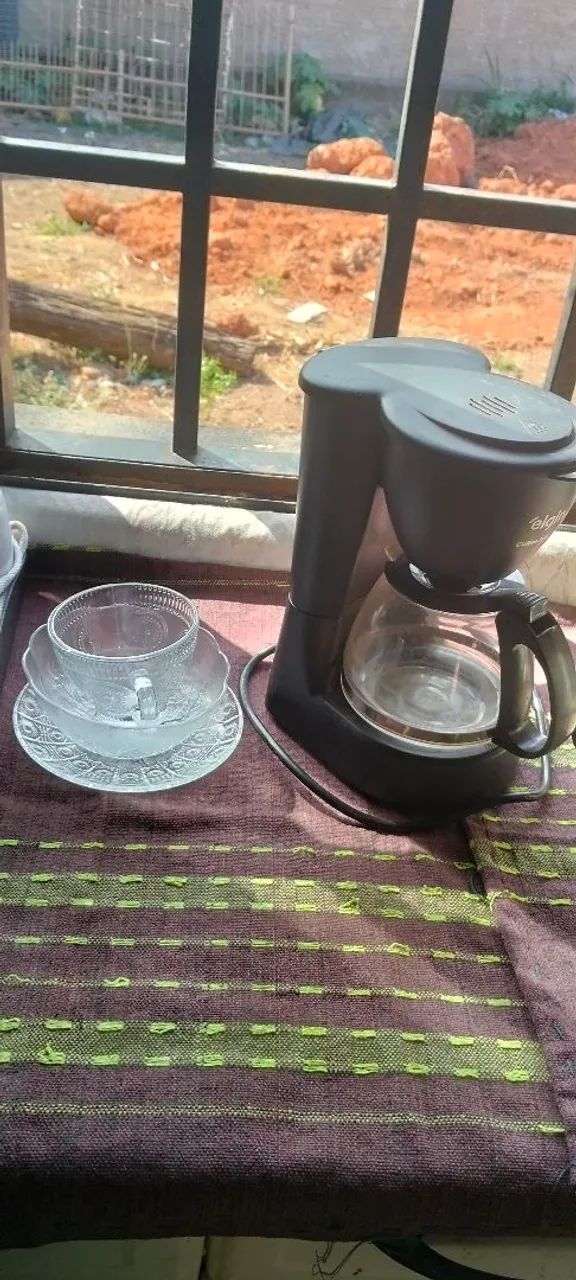 Uma cafeteira - Foto 2