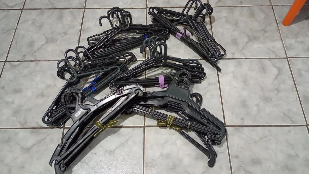 Prateleiras, Araras e Cabides de roupas para lojas  - Foto 4