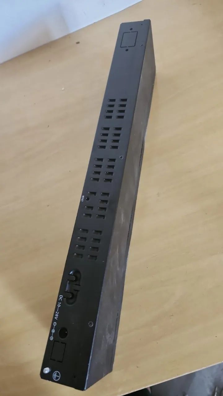 Switch Mikrotik RB2011il-RM - Foto 2