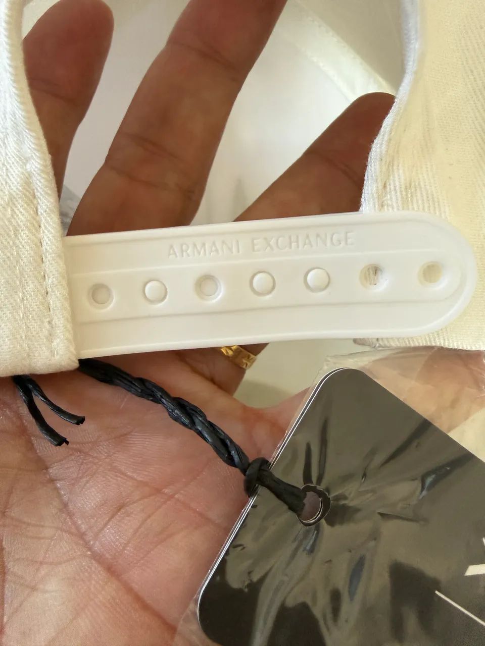 Boné Armani Exchange original branco logo bordado  - Foto 4