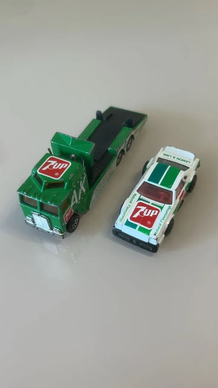 Matchbox Kenworth Cabover Racing Transporter + Chevy Stocker Verde (Usado) - Foto 4